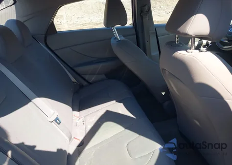 2021 Hyundai Elantra Se z USA, uszkodzony, nr VIN KMHLL4AG8MU181236